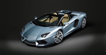 Lamborghini Aventador LP700-4 Roadster - motoryzacyjne soft porno