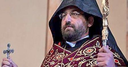 Armenia: Arcybiskup w areszcie. Oficjalnie: za zakup narkotyków