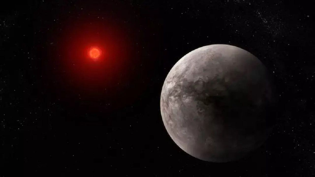 NASA agency discovered infrared light on the planet TRAPPIST-1 b.