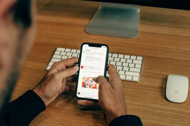 Fake newsy najczęściej można znaleźć w internecie 