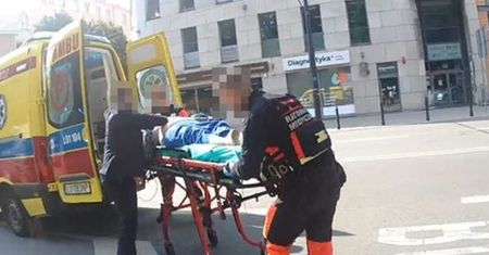 Dramatyczne sceny tuż przed uroczystością w centrum Lublina. Policjantki uratowały życie kobiecie