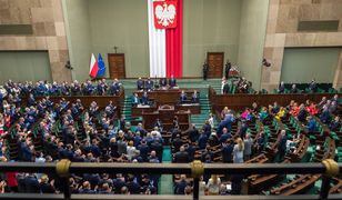 Gorący dzień w Sejmie. Tematem m.in. Białoruś i koronawirus. Burza wokół ustawy ws. bezkarności urzędników i podwyżek dla posłów