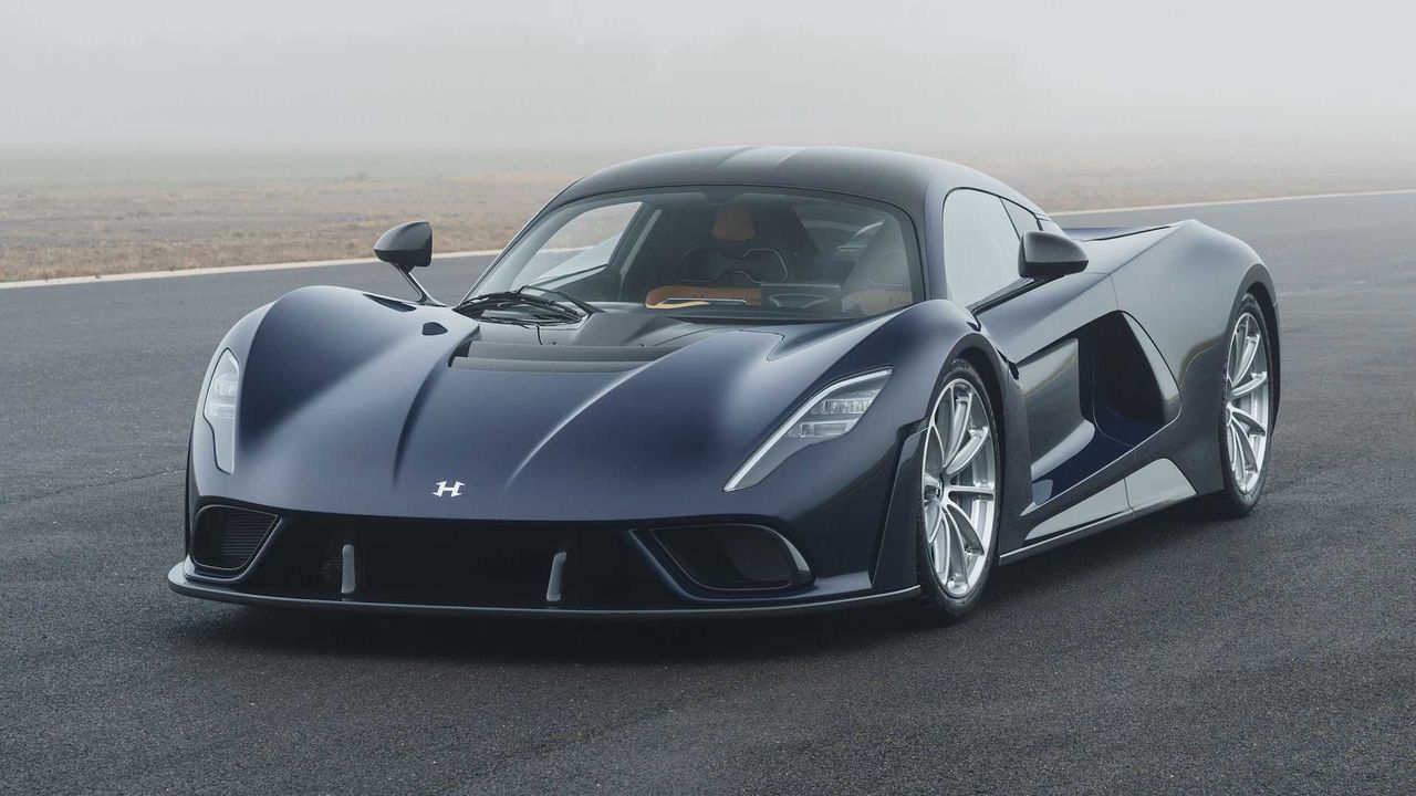 Hennessey Venom F5 to inny wymiar. W kwestii mocy i osiągów bije na głowę bugatti