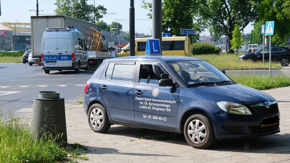 Zderzenie elki z iveco na rondzie im. Mohyły