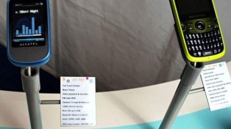 Pierwszy touchscreen i QWERTY od Alcatela 1