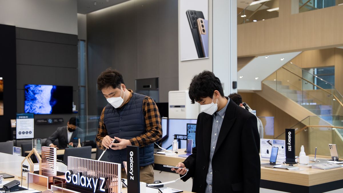 Samsung może pokazać nowe składane smartfony już w sierpniu 1