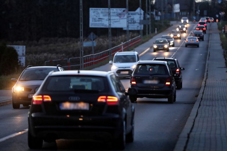 Zbliża się koniec billboardów na Zakopiance. Zniknęła już reklama z Magdą Gessler