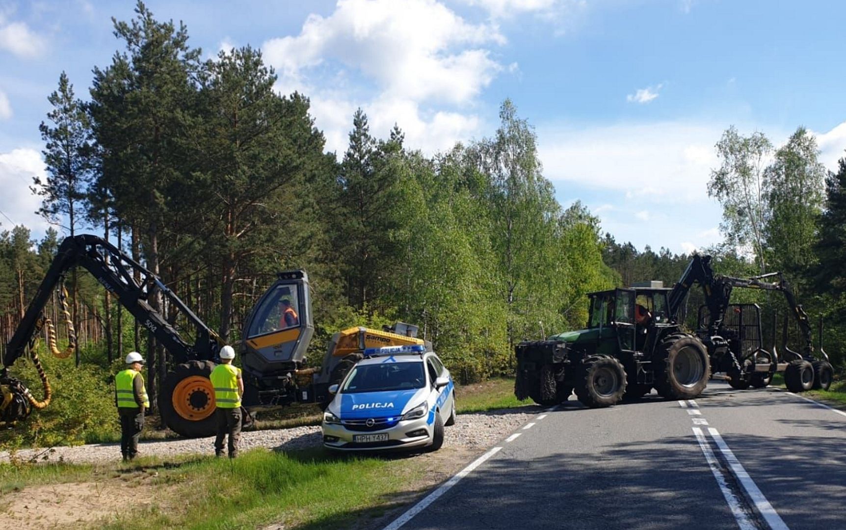 Tragedia podczas wycinki drzew. Nie żyje 41-latek