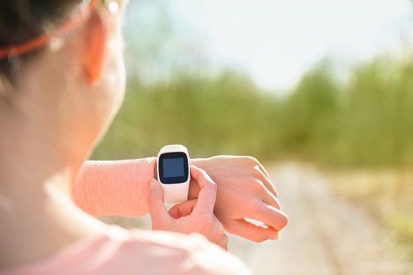 Oszczędzaj baterię w telefonie. Smartwatche z funkcją GPS 2