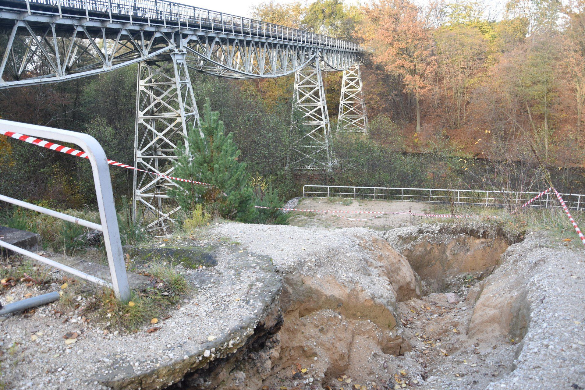 Najwyższy most kolejki wąskotorowej w Europie zagrożony? - Grozi katastrofa - alarmują turyści odwiedzający Koronowo