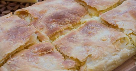 Podpatrzyłam przepis w greckiej tawernie. Teraz na okrągło robię serowe ciasto