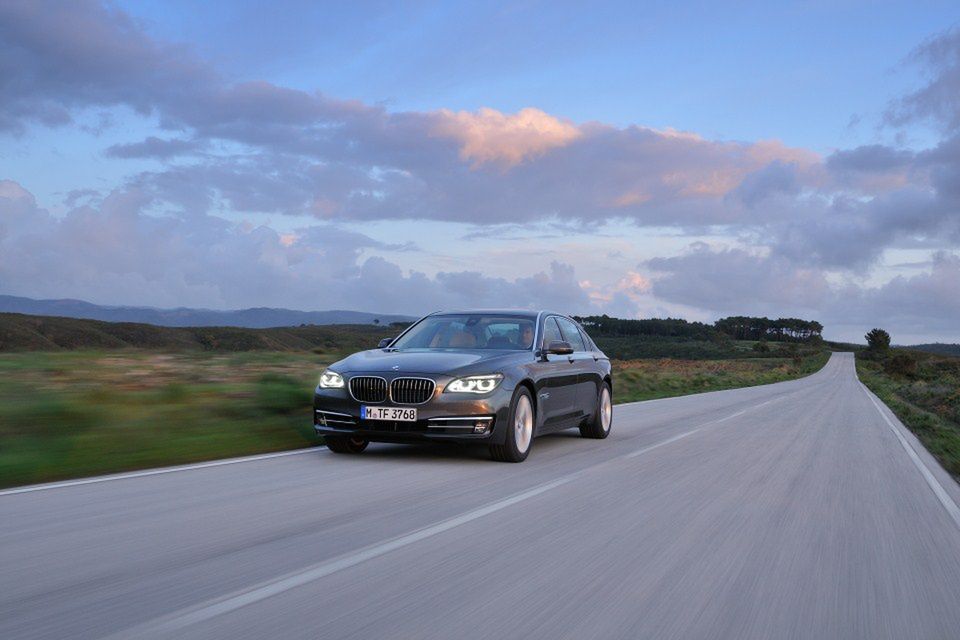 BMW serii 7 2013 (28)