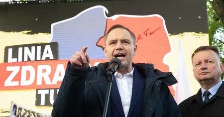 Błaszczak zwołał spotkanie ws. mieszkania Nawrockiego. Posłowie PiS dostali specjalnie zalecenia