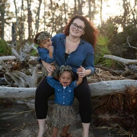 Adoptowane dziewczynki dziś są zdrowe i szczęśliwe