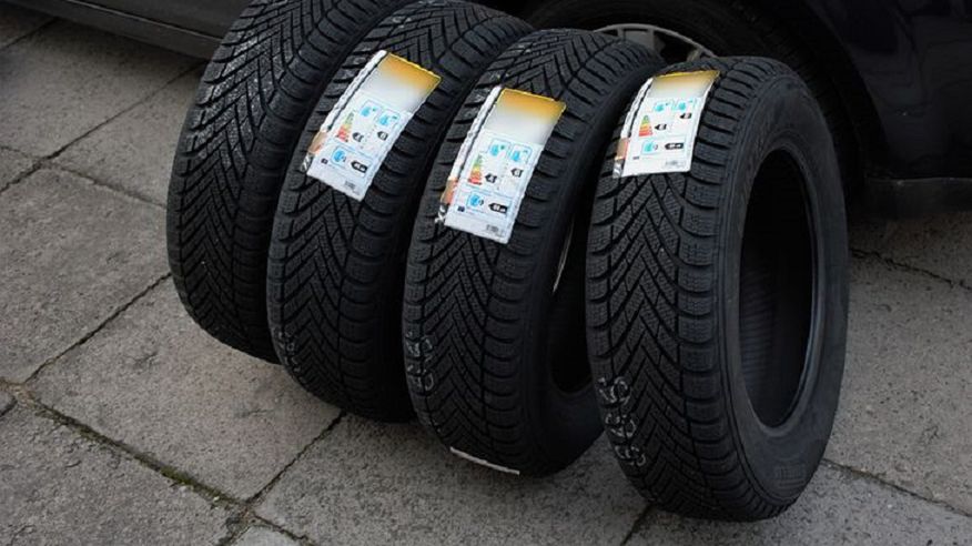Oznaczenia na etykietach pozwalają klientom wybrać opony, jakich potrzebują.