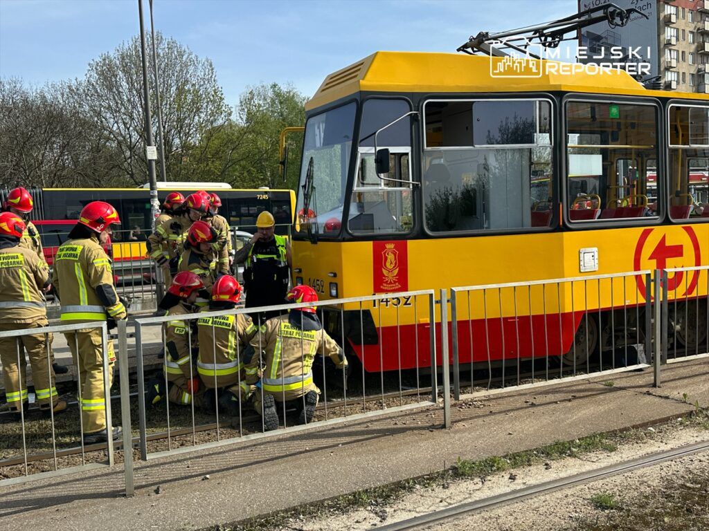 Wypadek na warszawskiej Ochocie. 20-letnia kobieta potrącona przez tramwaj