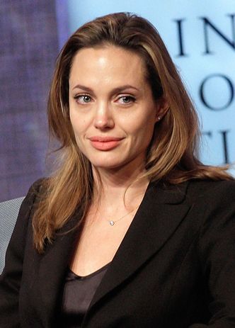 Angelina PORONIŁA!