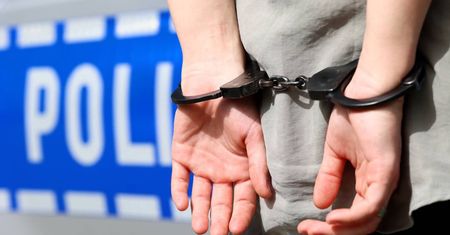 Dyrektor szkoły zatrzymany. "Treści pornograficzne z udziałem małoletniego"