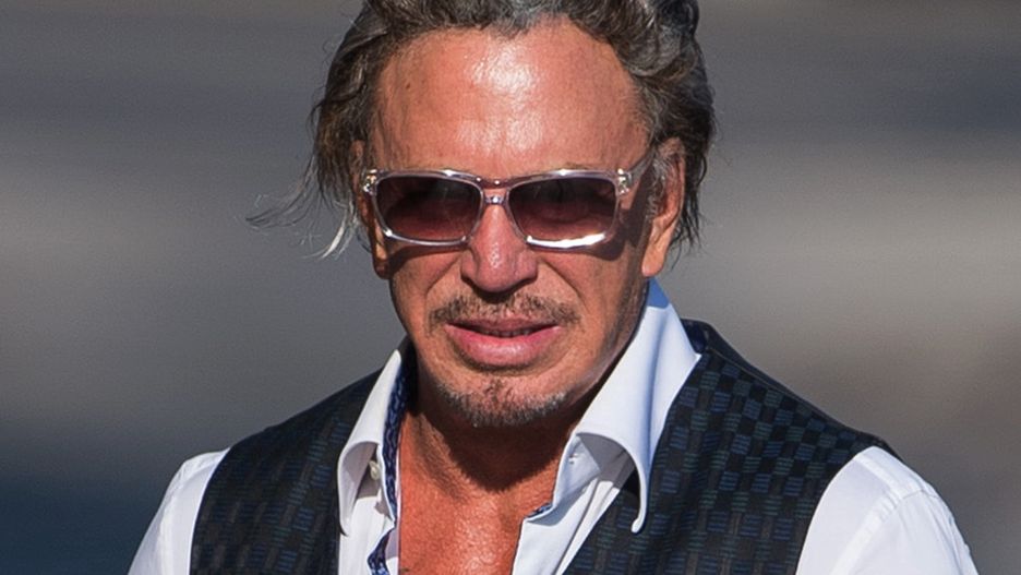 Mickey Rourke ujawnia historię gwałtu, którego dopuścił się Bill Cosby