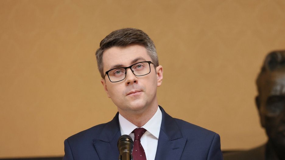Konferencja premiera i minister finans�w po posiedzeniu rz?duFot. Wojciech Olkusnik/East News, Warszawa, 02.08.2022. KPRM. Konferencja prasowa premiera Mateusza Morawieckiego oraz minister finansow Magdaleny Rzeczkowskiej po zakonczonym posiedzeniu Rady Ministrow.
N/z: rzecznik rzadu Piotr MullerWojciech Olkusnik
