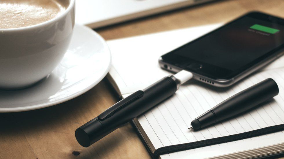 Power Pen, czyli stylowy rysik, długopis i przenośna bateria w jednym 1