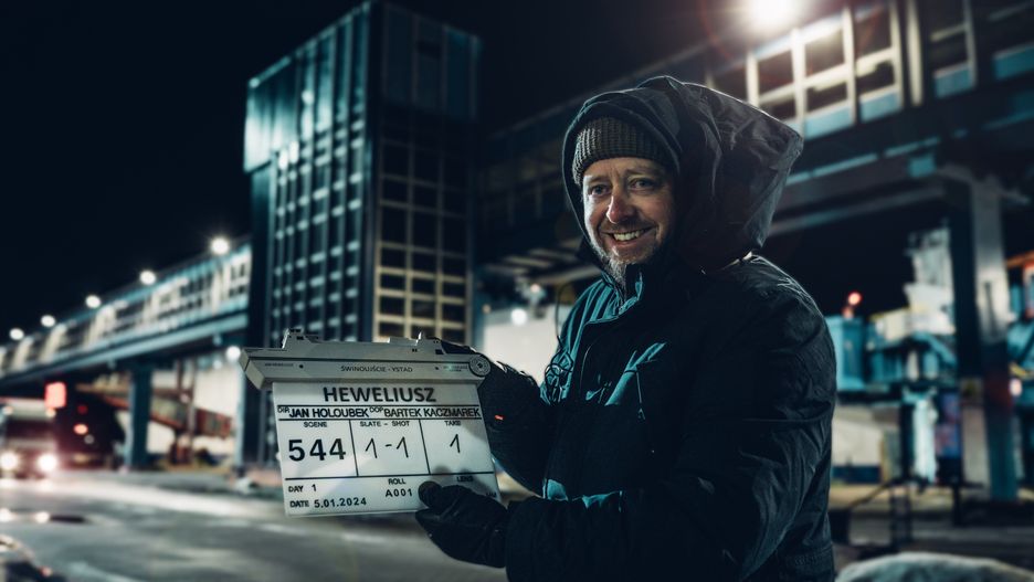 Jan Holoubek na planie serialu "Heweliusz"