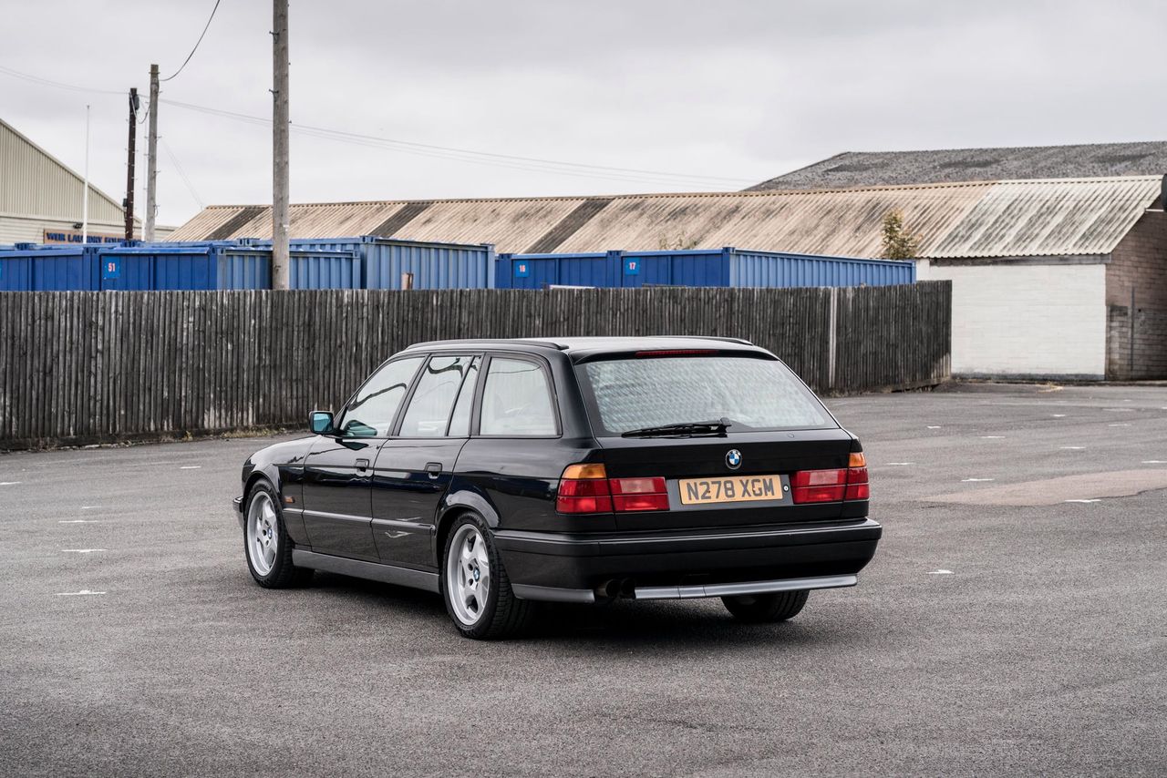 BMW E34 Chrisa Harrisa