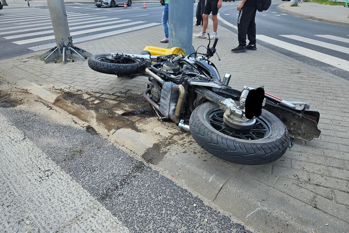 Zderzenie BMW z motocyklistą na skrzyżowaniu ul. Droga Męczenników Majdanka z ul. Łęczyńską