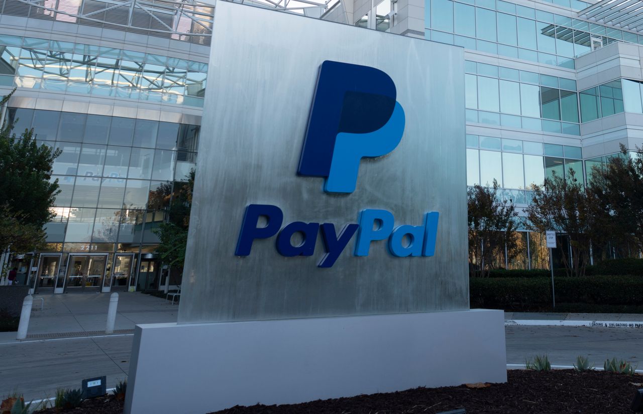 PayPal uruchamia płatności kryptowalutami. Zapłacisz Bitcoinem, Ethereum i innymi
