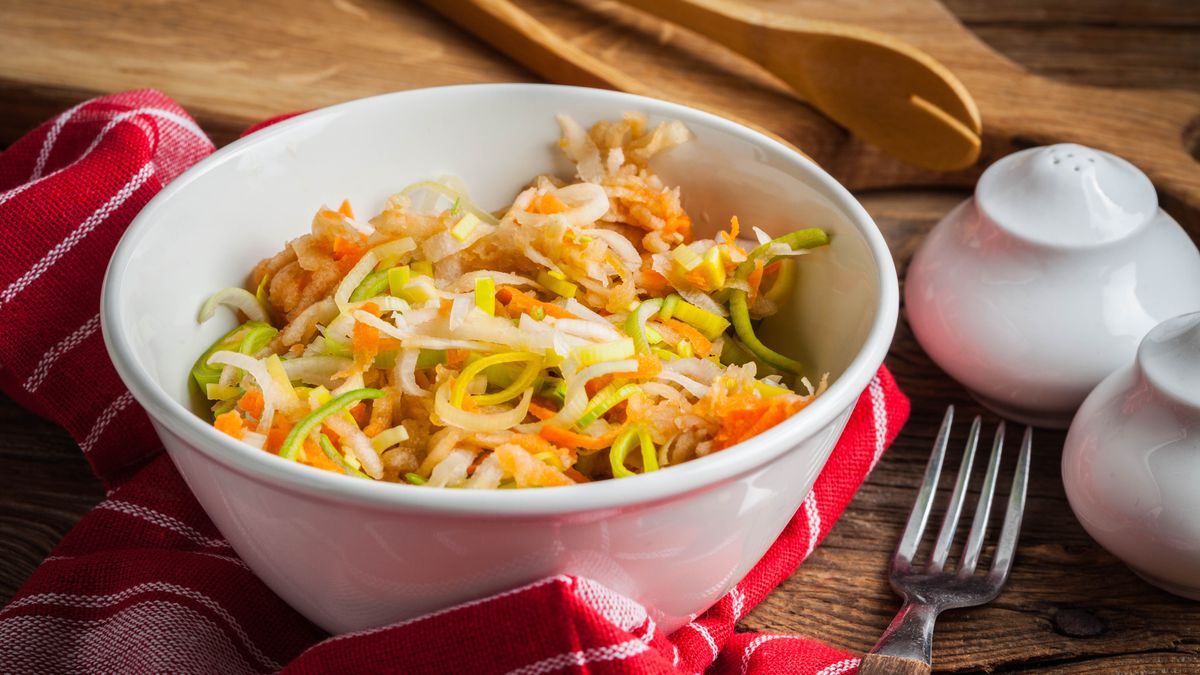 Zdrowa i smaczna surówka z pora