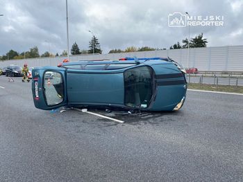 Wypadek na S2. Kierowca uciekł z miejsca zdarzenia