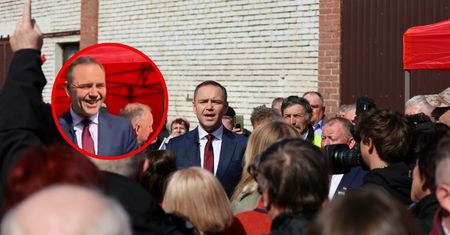 Nawrocki zaskoczony na wiecu. Kandydat nie wiedział, co powiedzieć