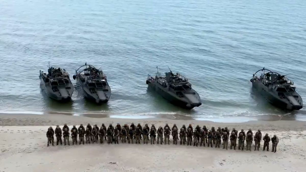 Byłe szwedzkie łodzie patrolowe CB90 w ukraińskiej służbie.