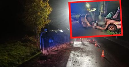 Wypadek pod Wrocławiem. Siła była ogromna, kierowca wypadł z auta