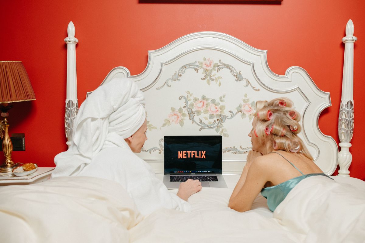 Najlepsze tureckie seriale na Netflix: Romantyczne opowieści i wiele więcej!