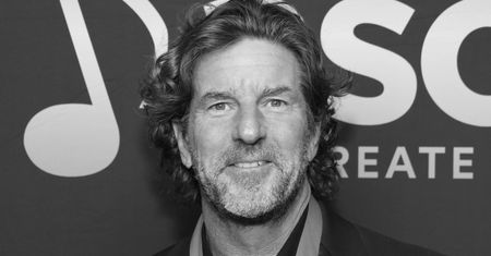 Nie żyje znany muzyk i dwukrotny zdobywca Grammy. 57-letni Brett James zginął w katastrofie samolotu. Osierocił czwórkę dzieci