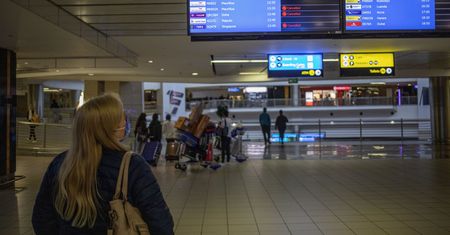 Pierwszy kraj zamyka całkowicie granice. Kolejne ogłaszają restrykcje
