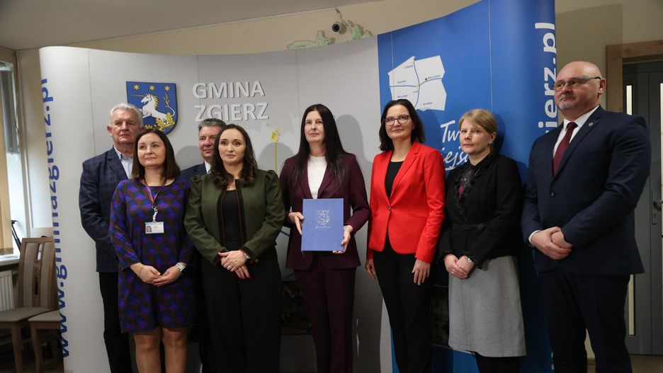 Konferencja prasowa zwieńczona została podpisaniem umowy