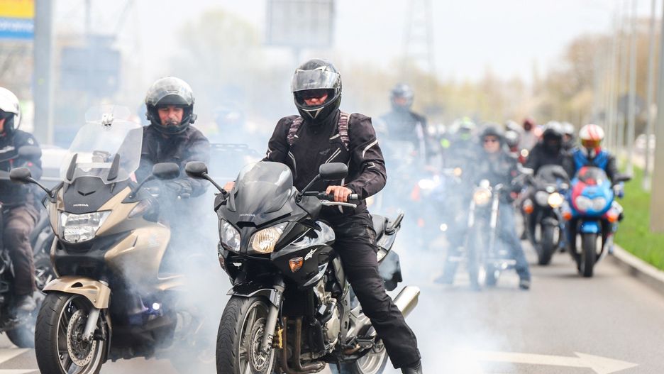 Ech..., jak ten czas szybko leci. Sezon motocyklowy 2025 rozpoczął się 12 kwietnia, a tu już nadeszła informacja o dacie jego zakończenia.