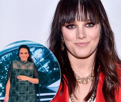 Ewa Farna w mini i długich kozakach. Zatuszowała ciążowy brzuszek