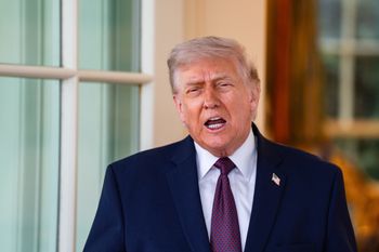 Trump o blokadzie cieśniny. Grozi "eliminacją statków" Iranu