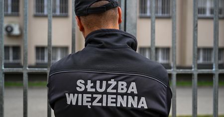 Strażnicy więzienni brali łapówki. Są kolejne zatrzymania