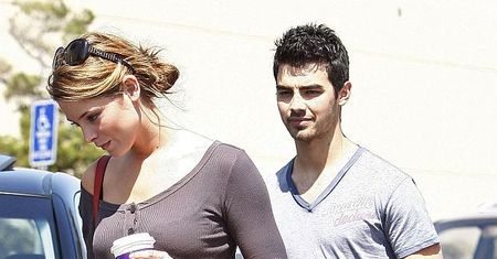 Joe Jonas i gwiazda "Zmierzchu" są parą! (ZDJĘCIA)