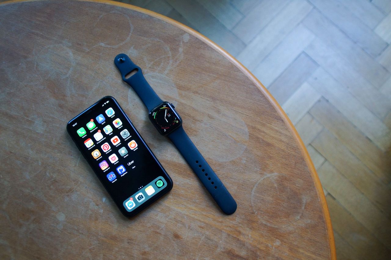 Apple Watch z LTE wymaga przynajmniej iPhone'a 6