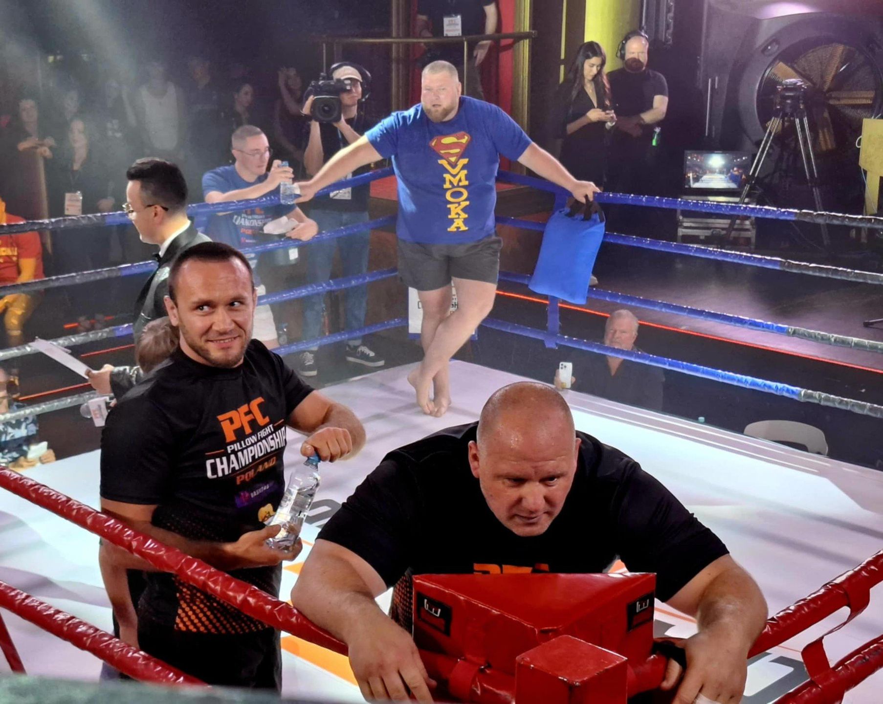 PFC, gala walk na poduszki w Łodzi