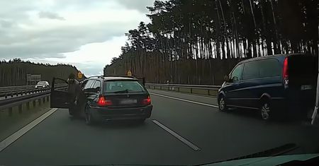 Napad na autostradzie A6. Niewyobrażalna agresja kierowcy BMW