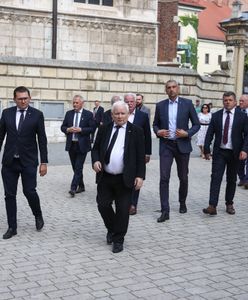 Kaczyński na Wawelu. Jedna rzecz zwróciła szczególną uwagę