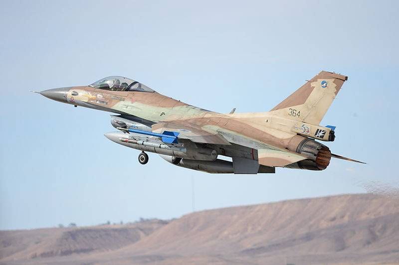 Każdy z F-16 zrzucił po dwie 900-kilogramowe bomby Mark 84, z których przynajmniej połowa trafiła w cel (zdj. poglądowe)