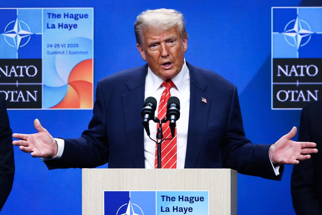 Szczyt NATO pod dyktando "kapryśnego" Trumpa. "Tańczyli, jak im zagrał"