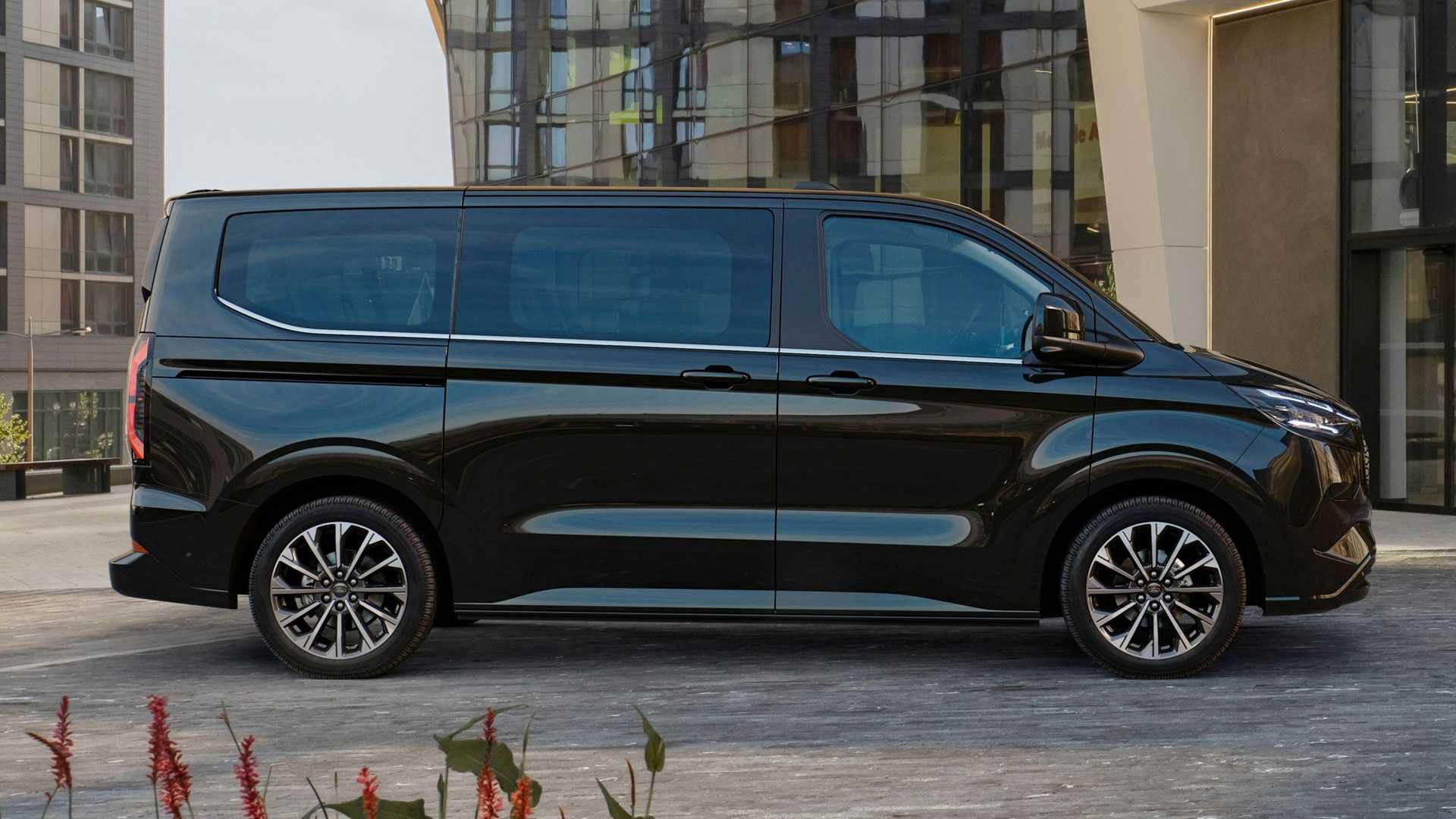Ford E-Tourneo Custom